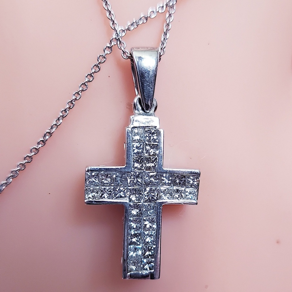 18kt Cross 2.28ct Genuine Diamonds Cross Pendant